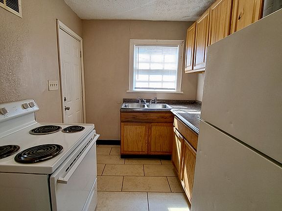 4th image of 364 Delaware Ave APT 1