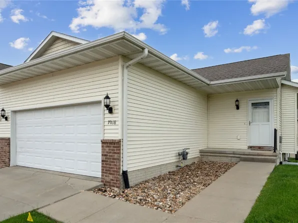 7018 Waterview Dr SW, Cedar Rapids, IA 52404