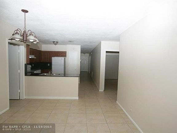 4th image of 11100 NW 39th St #East