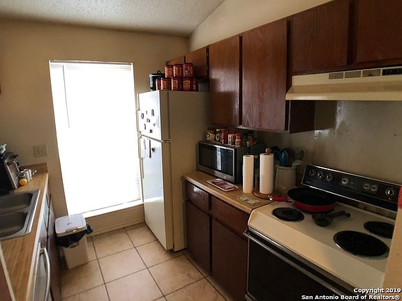 5th image of 8918 Fall River Dr