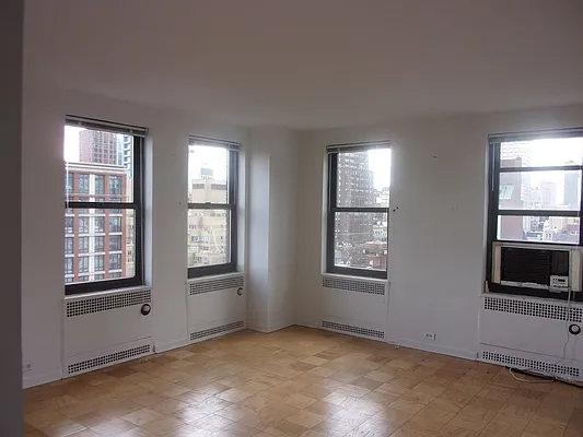 Rented by Carlyle Property Management | media 3