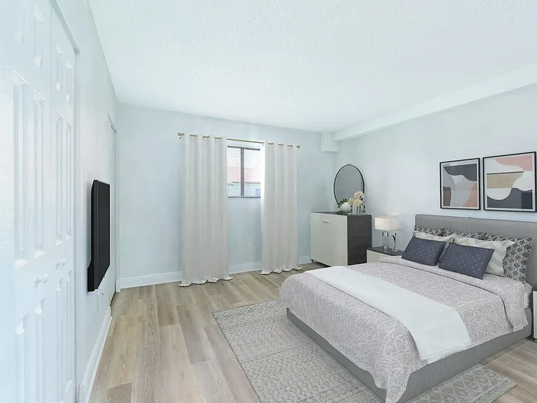 Harbour Pointe — Photo 10