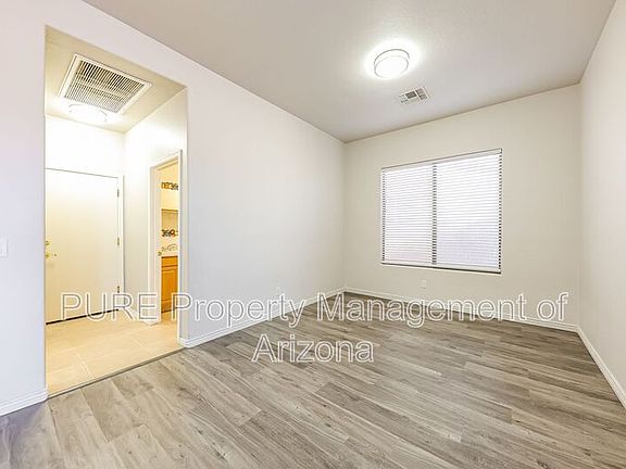 4th image of 16812 W Northampton Rd