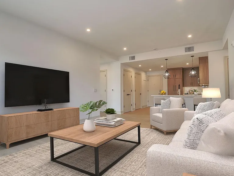 921 Madison St #204 — Photo 5