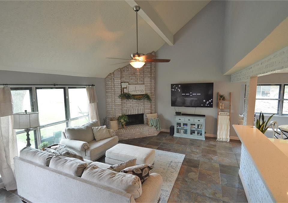 1st image of 423 Forest Hills Dr