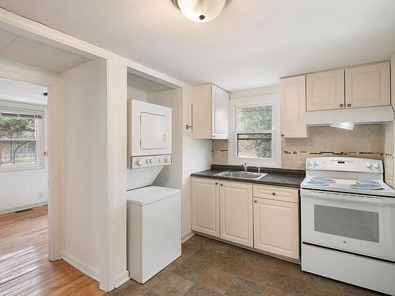 3rd image of 2400 Trueway Ln