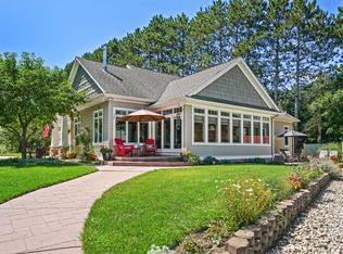 104 Jays Dr, Roscommon, MI 48653