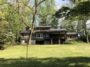 1724 Red Bud Ln, Bristol, VA 24201