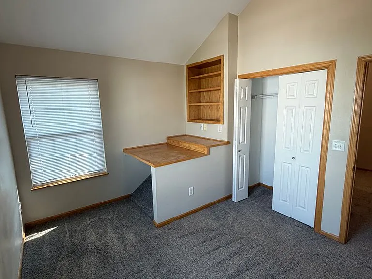 1123 SE Village View Ln — Photo 18
