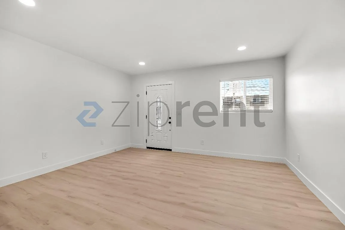 3 bed, 1564 sqft, $4,300 — Photo 1