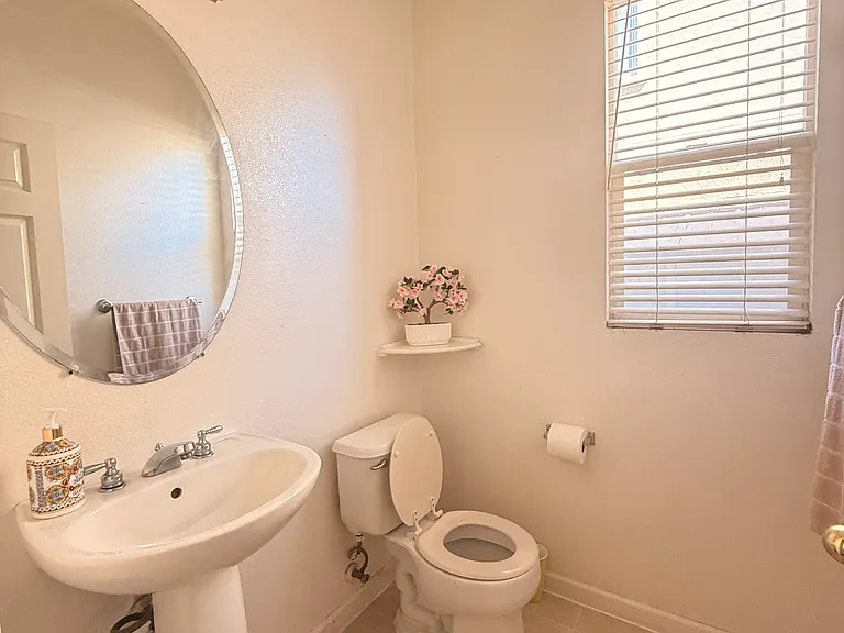 1236 Crossroads Ct — Photo 8