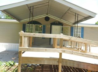 152 Shawnee Ln, Locust Grove, GA 30248