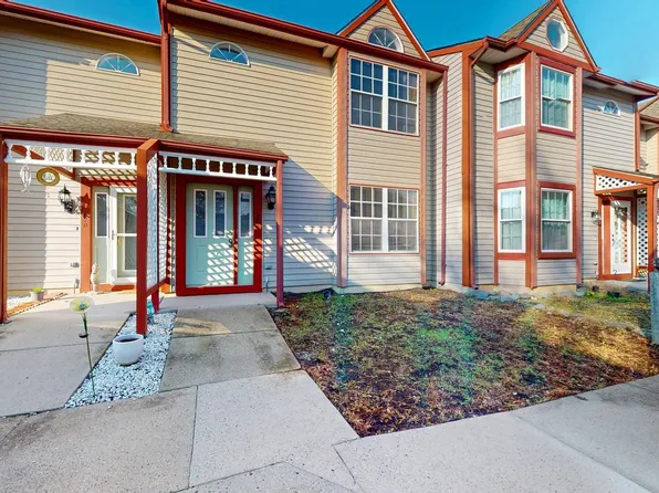 668 Lakefront Cir, Absecon, NJ 08205