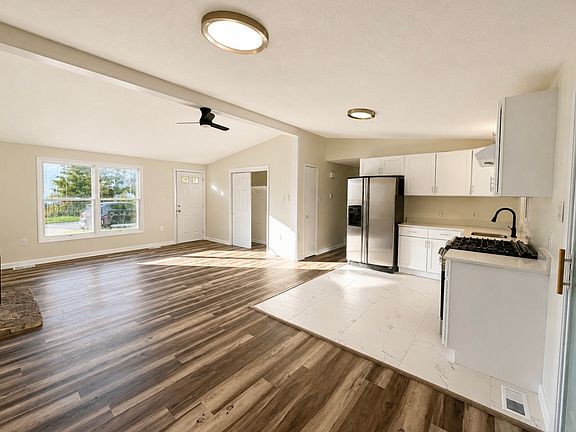 5th image of 304 Lake Crystalbrook Dr