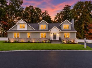 1 Nevada Rd, Burlington, MA 01803
