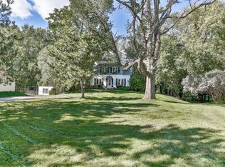 6104 Stillwater Blvd N, Oakdale, MN 55128