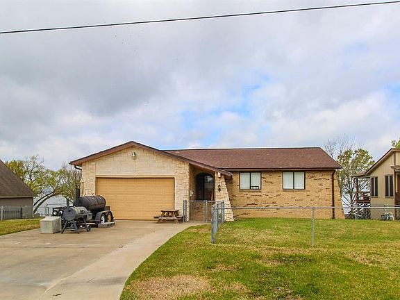 4th image of 240 High Meadow Dr