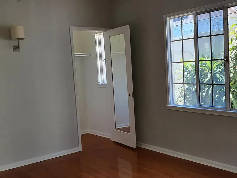 917 S Hobart Blvd — Photo 6