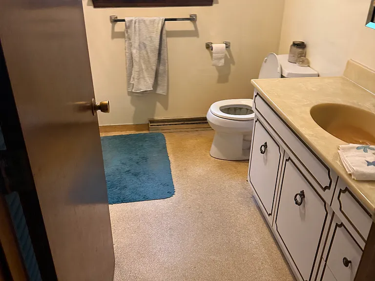 102 Garland Dr — Photo 3