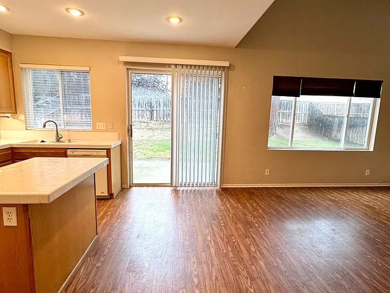 41235 Sea Island Ct — Photo 10