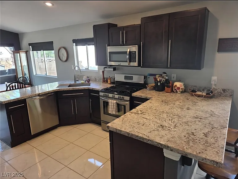 7136 Overhill Ave — Photo 7