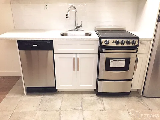 Rented by City Connections Realty | media 19