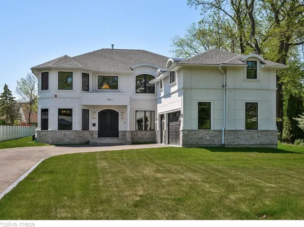 1851 Oakwood Rd, Northbrook, IL 60062