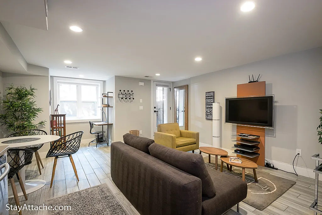 1 bed, 600 sqft, $3,240 — Photo 3