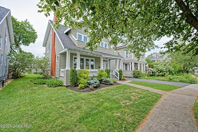 3rd image of 3 Ramsey Place