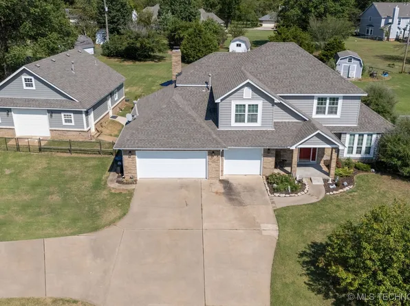 10411 Ashford Cir, Owasso, OK 74055