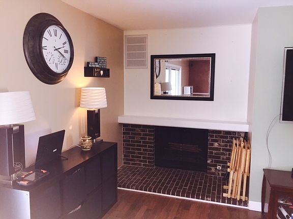 4th image of 690 Versailles Cir Unit B