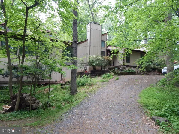7633 Riverside Farm Rd, Marshall, VA 20115