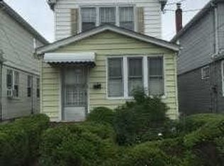 8907 247th St, Jamaica, NY 11426