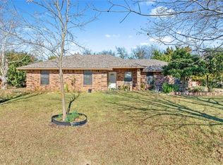 1305 Northview Dr, Waxahachie, TX 75165