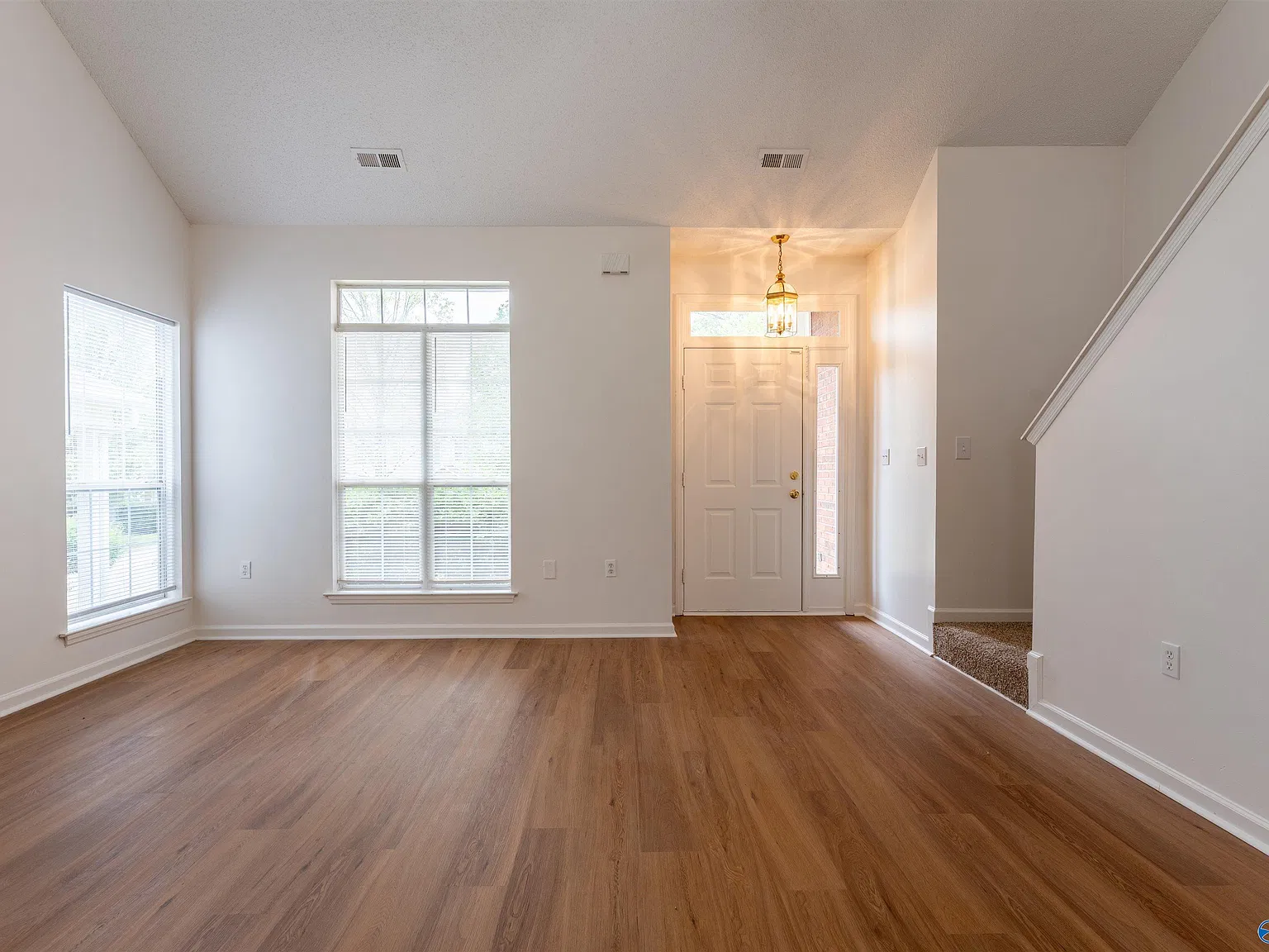 4 bed, 2.5 bath, 1755 sqft, $1,850 — Photo 3