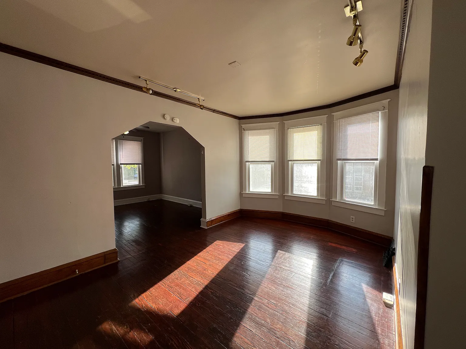 2 bed, 1400 sqft, $1,050 — Photo 4