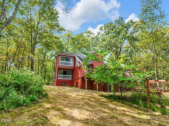 2nd image of 116 Blackbirch Ln