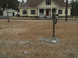 712 Youngs Rd, Vass, NC 28394