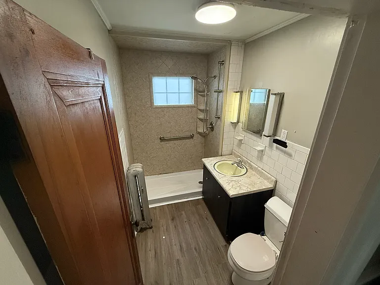 10 Underwood St #1 — Photo 11