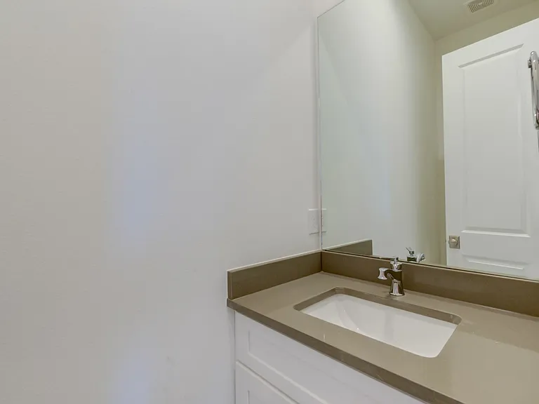 The Grove at Oak Forest Apartments Bathroom