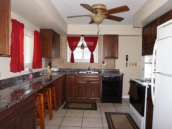 4th image of 1175 Kent Dr