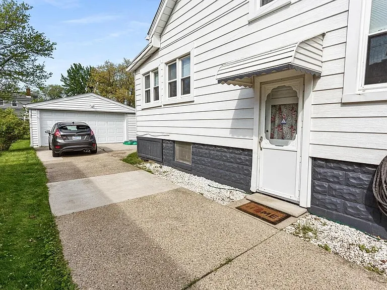 22713 Lanse St — Photo 11