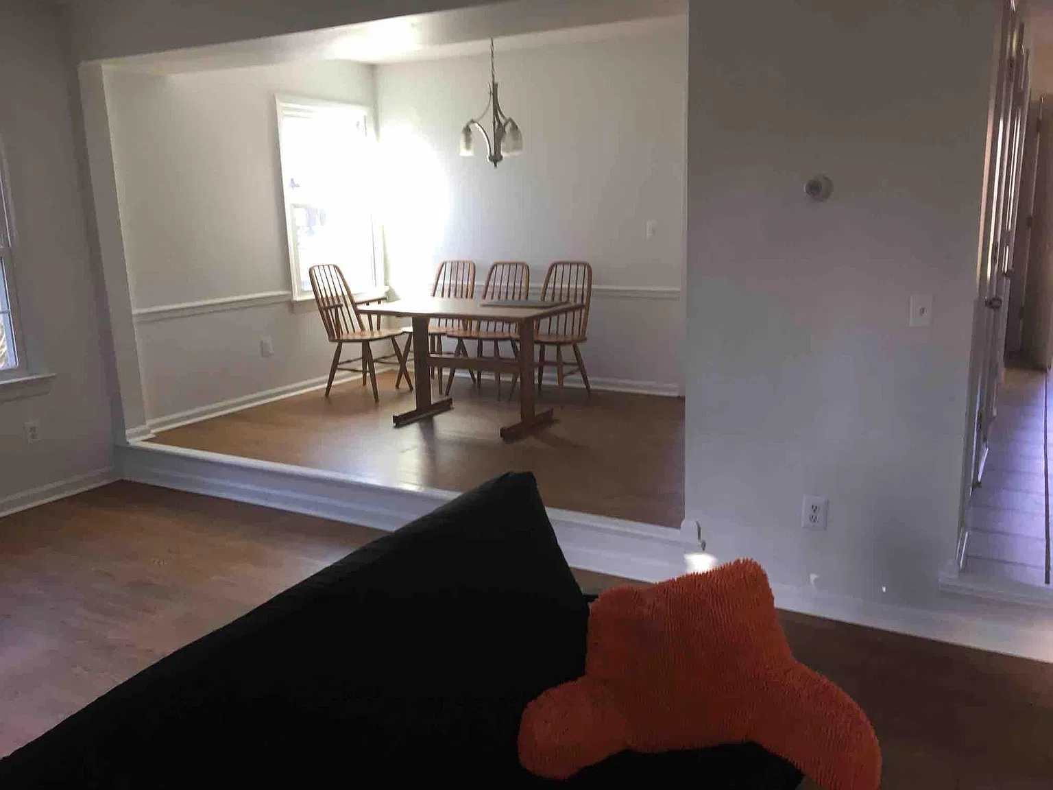 4 bed, 3.5 bath, 1900 sqft, $2,600 — Photo 2