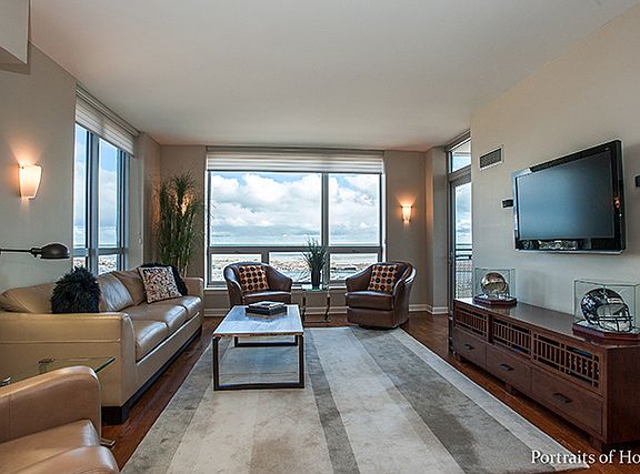 4th image of 1841 S Calumet Ave APT 1806