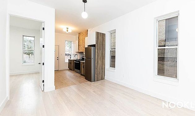 1st image of 319 Hart St #2