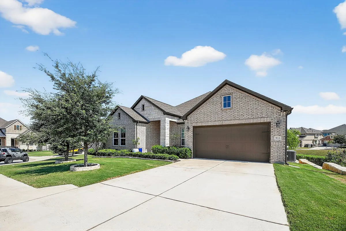 Building Photo - 912 Elenora Dr