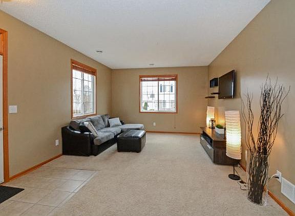 4th image of 4637 Blaine Ave