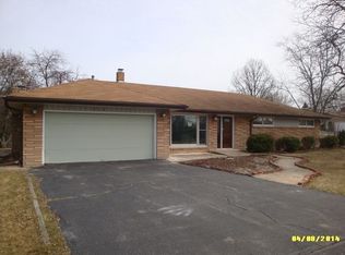 313 N 1st St, Gurnee, IL
