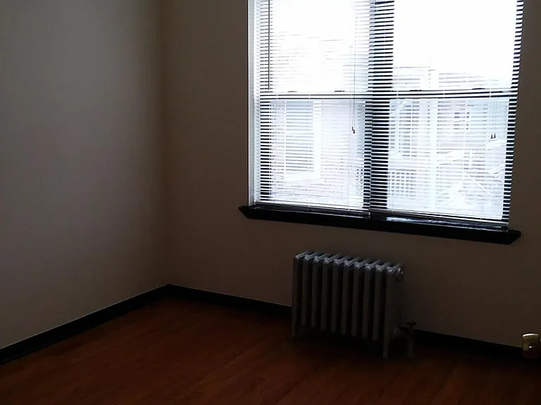 6840 1/2 S Perry Ave #3W — Photo 13