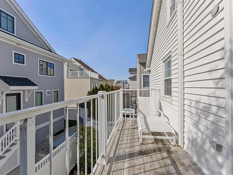 4 S Brunswick Ave — Photo 26